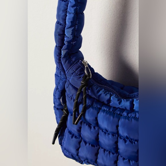NWT Free People x FP Movement Quilted Baby Carryall Crossbody Bag in Royal Blue - Picture 4 of 12